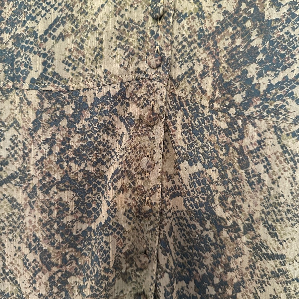 Abercrombie & Fitch Snake Print Flutter Sleeve Bu… - image 4